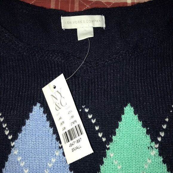 New York & company blue geometric print squares Christmas new year sweater - Picture 5 of 9